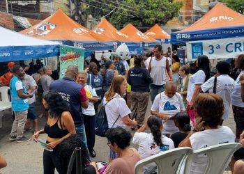 Prefeitura do Rio realiza ação com serviços de saúde, educação e conservação no Complexo do Jacarezinho.