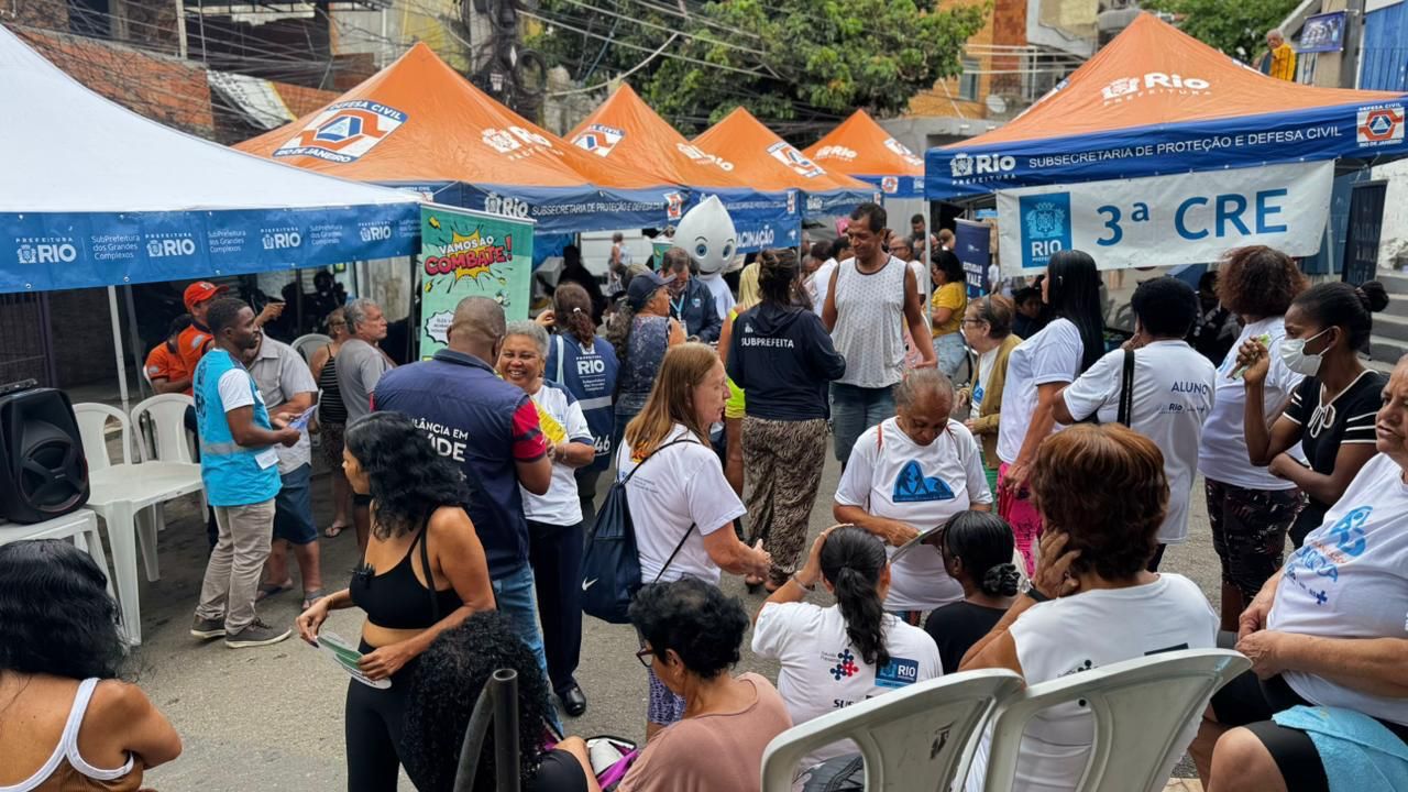 Prefeitura do Rio realiza ação com serviços de saúde, educação e conservação no Complexo do Jacarezinho.