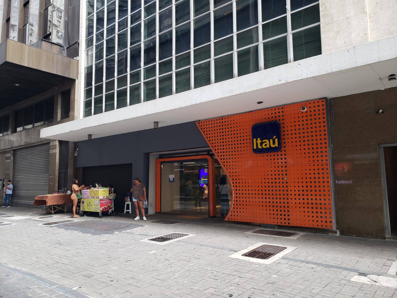 Demissões em massa no Itaú indicam que home office está