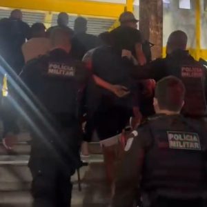 PM prende ‘bondão’ em flagrante por tráfico em Niterói; vídeo | Enfoco