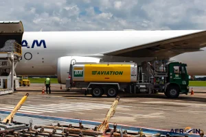 Redução do ICMS sobre o querosene de aviação beneficia companhias aéreas e causa perdas bilionárias ao Rio, enquanto faltam recursos para saúde e segurança.