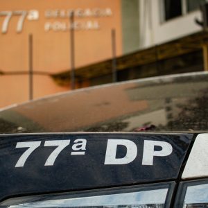 Cuidadora de idosos é presa acusada por furtos em Niterói