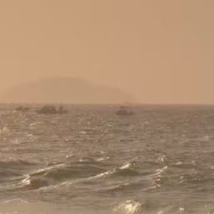 Fortes ventos arrastam 48 praticantes de stand-up paddle em Copacabana