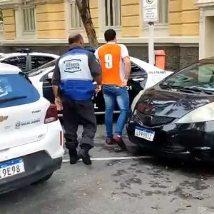 Homem é preso após série de furtos em escola de