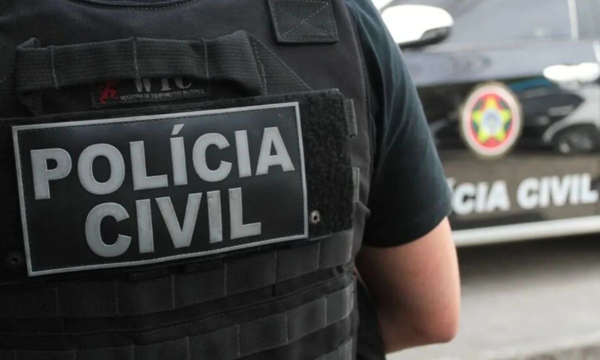 Idoso é preso acusado de tentar matar artista de rua a facadas na Lapa