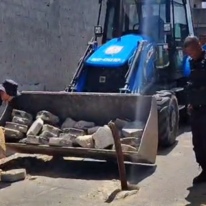 Mais 1,5 tonelada de barricadas removidas em comunidades de Niterói