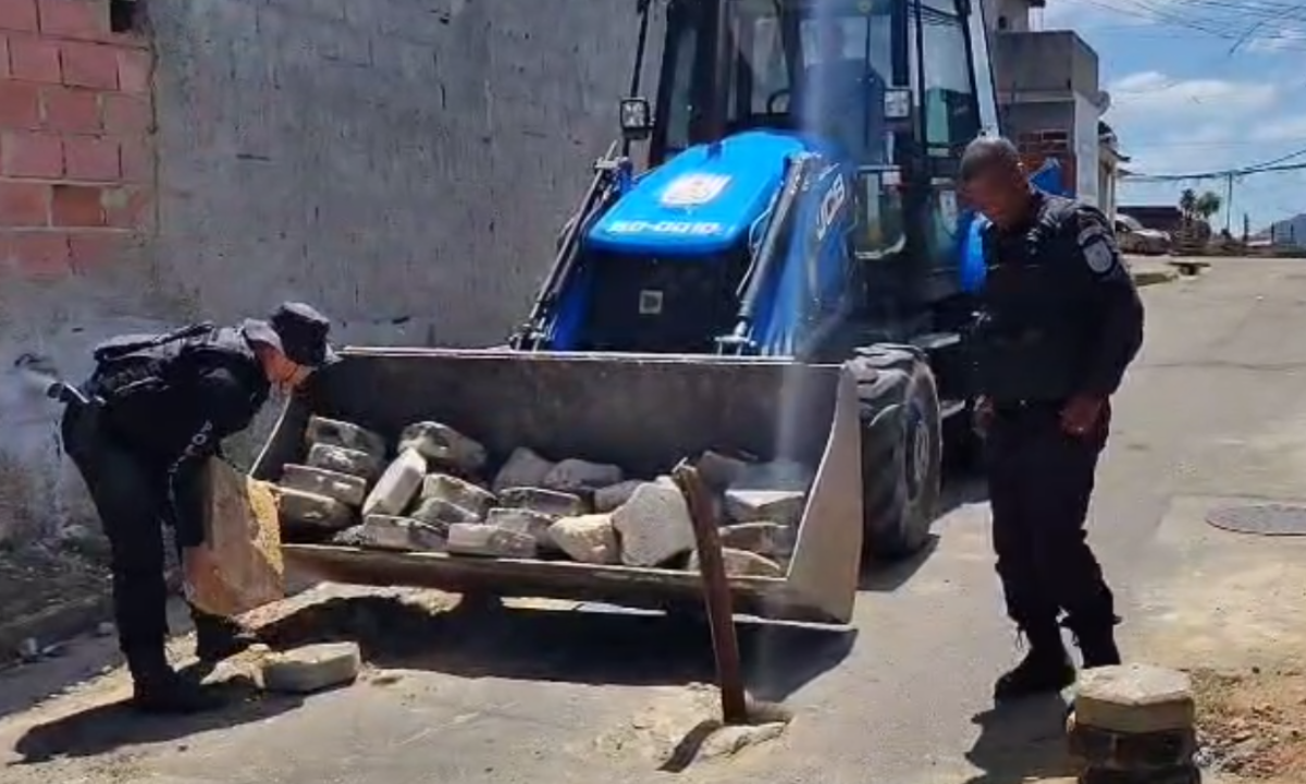 Mais 1,5 tonelada de barricadas removidas em comunidades de Niterói