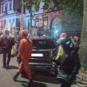 Motorista atropela assaltantes no Rio de Janeiro