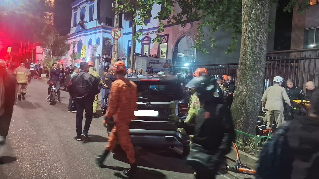 Motorista atropela assaltantes no Rio de Janeiro
