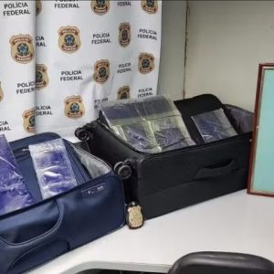 PF prende homem com mais de 5 kg de cocaína no Galeão