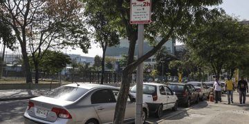 Vereadores aprovam que Rio passe a ter sistema de fiscalização e cobrança digital de vagas de estacionamento