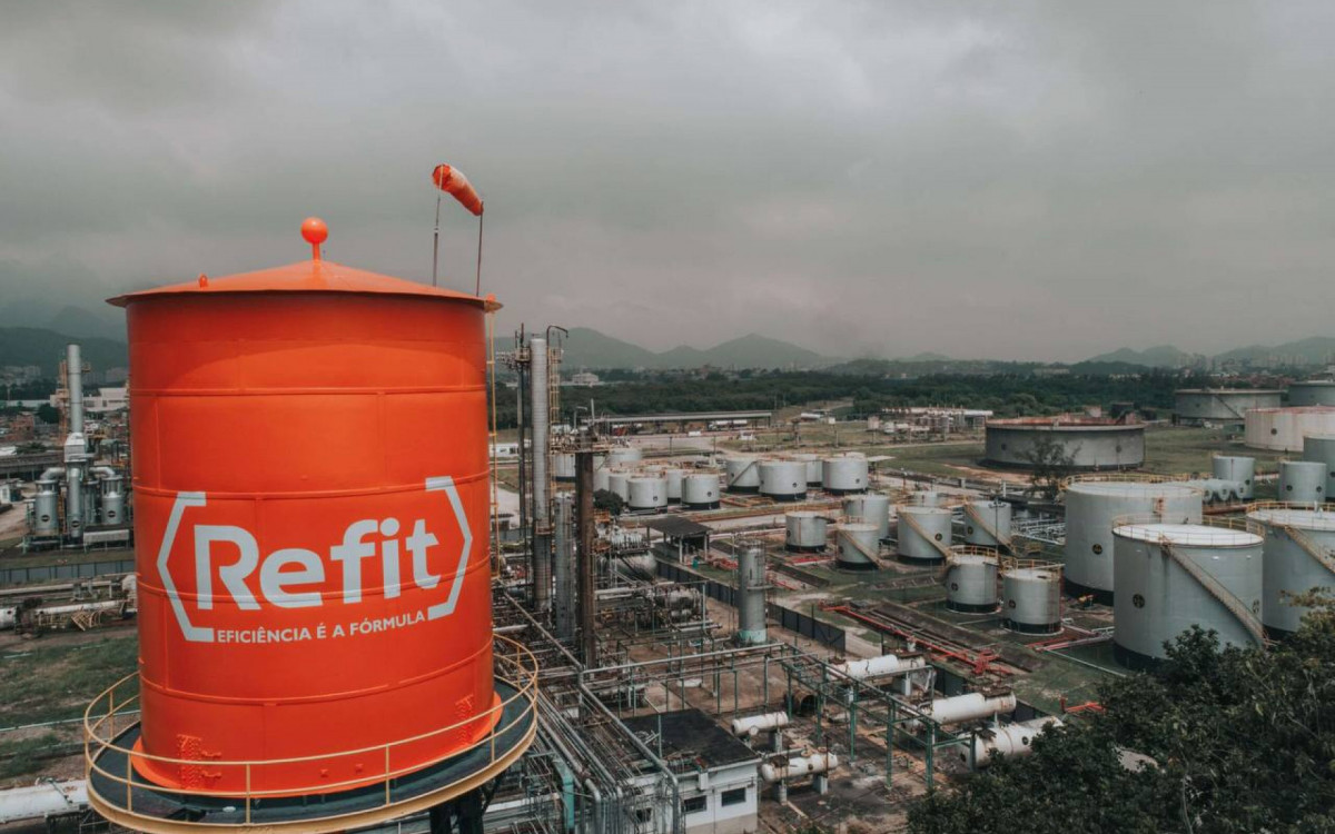 Ação apura suspeitas fiscais contra empresa considerada grande devedora de impostos.