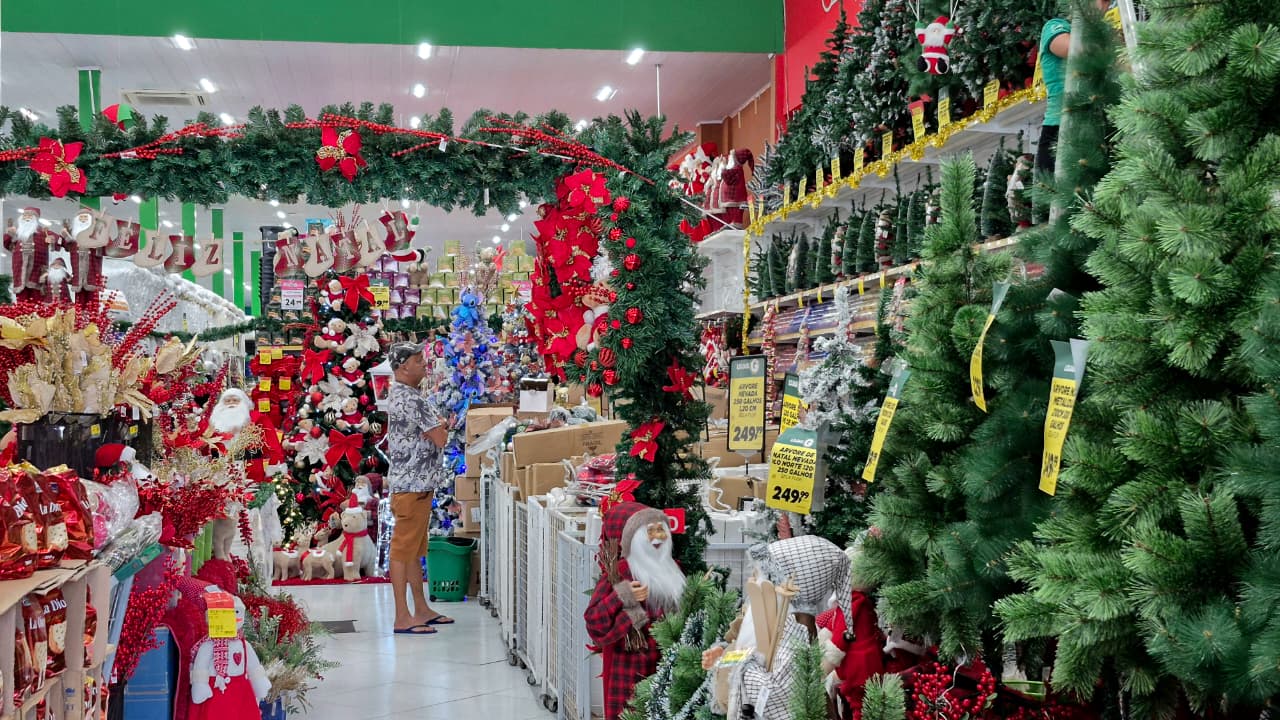Comércio de Niterói esquenta e começa com as contratações para a Black Friday e o Natal