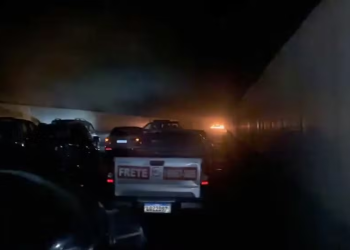 Incêndio em ônibus interdita o Túnel Rebouças, no sentido Zona Sul do Rio