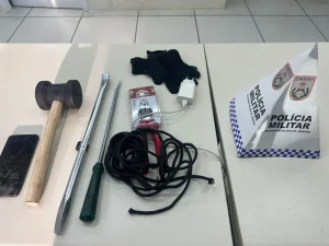 Ladrão é preso dentro de duto de ar em shopping de São Gonçalo