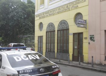 Suspeito de integrar milícia é preso em Guaratiba acusado de extorquir mototaxistas e bares da região.