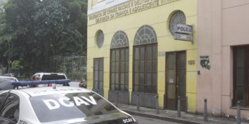 Suspeito de integrar milícia é preso em Guaratiba acusado de extorquir mototaxistas e bares da região.