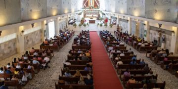 Fiéis reunidos celebram Dia de Nossa Senhora da Conceição no Engenho Novo, com missas e relatos de fé e gratidão.