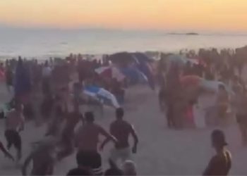 Banhistas relatam baderna, uso de drogas e acúmulo de lixo em praias de Macaé, gerando preocupação com segurança e lazer.