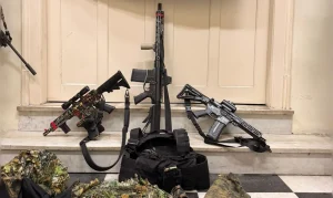 Polícia Militar apreende cinco fuzis em Niterói durante operações realizadas ao longo do fim de semana.