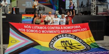 Maricá realiza a 11ª Parada LGBTQIAPN+ com homenagem aos idosos e destaque aos direitos humanos.
