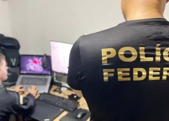 PF apura esquema que desviou R$ 15 milhões da Justiça do Trabalho no Rio.