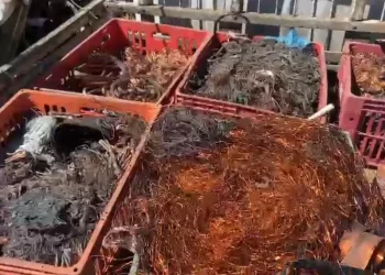 Três homens foram presos em Duque de Caxias após serem flagrados com cerca de uma tonelada de cobre sem comprovação de origem.