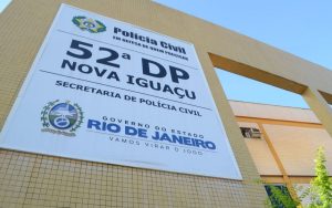 Crianças foram resgatadas de exploração infantil em um shopping da Baixada Fluminense durante ação das autoridades.