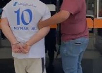 Polícia Civil prende homem acusado de comandar esquema de venda de atestados médicos falsos no Rio de Janeiro.