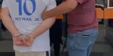 Polícia Civil prende homem acusado de comandar esquema de venda de atestados médicos falsos no Rio de Janeiro.