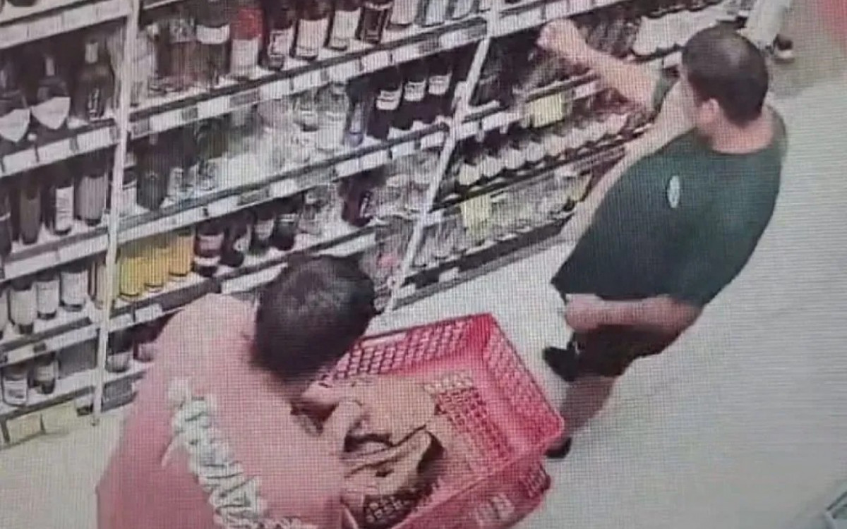 Estrangeiros são presos em flagrante após furtos a mercados em Copacabana, na Zona Sul do Rio de Janeiro.