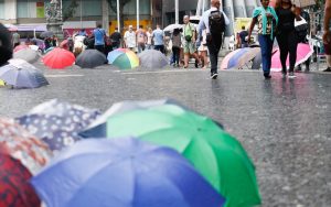 Previsão aponta semana chuvosa e com queda nas temperaturas no Rio de Janeiro, com tempo instável e máximas mais baixas nos próximos dias.