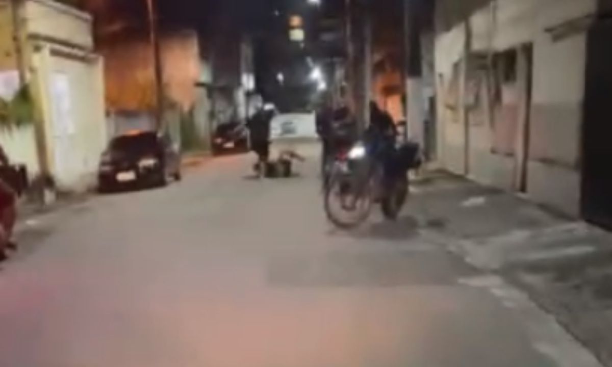 Tentativa de roubo é frustrada e termina em confusão no Centro de São Gonçalo, gerando tumulto em via pública