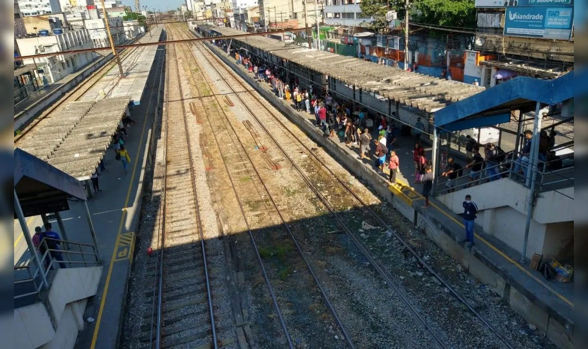 Tiroteio em Barros Filho causou paralisação temporária dos trens e afetou a rotina de passageiros no Rio.
