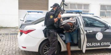 Polícia Civil deflagra megaoperação contra crimes de roubo em diversas cidades do estado, com cumprimento de mandados e prisões.