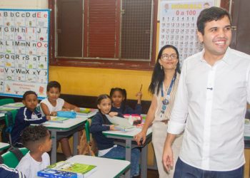 Alunos da rede municipal do Rio voltam às aulas nesta quarta com início do ano letivo e escolas preparadas para receber estudantes.