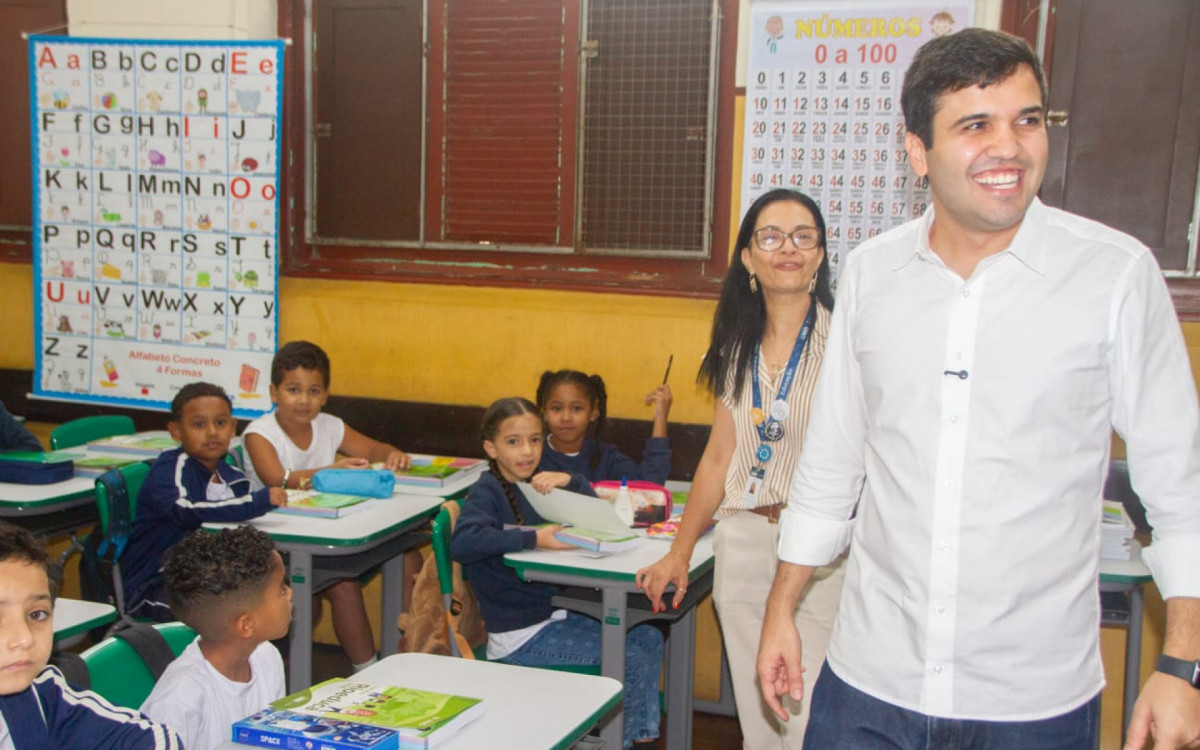 Alunos da rede municipal do Rio voltam às aulas nesta quarta com início do ano letivo e escolas preparadas para receber estudantes.