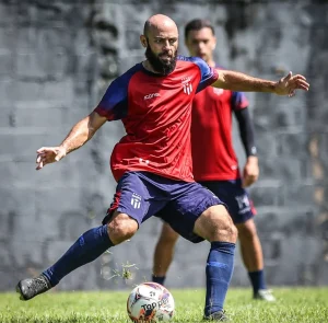 Maricá FC enfrenta rival direto em partida decisiva pelo Grupo X do Campeonato Carioca 2026.