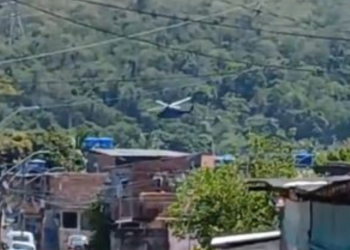 Confronto armado no Complexo do Salgueiro deixa um baleado e provoca medo em moradores de São Gonçalo.