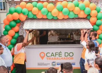 Governo do estado inaugura o terceiro Café do Trabalhador em Tanguá, oferecendo café da manhã a preço popular.