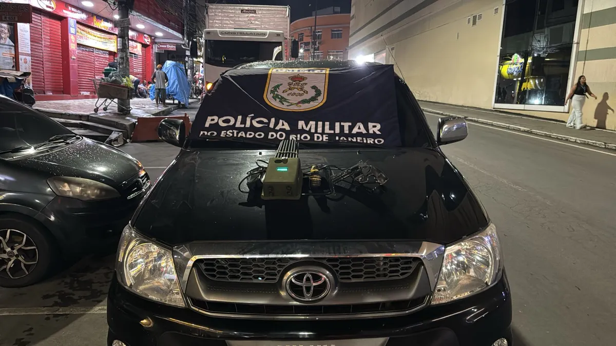Operação recupera carros e motos roubados e prende suspeitos em São Gonçalo, reforçando o combate ao crime na cidade.