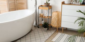 Banheiro mais higienizado e seguro com tapetes de secagem rápida e práticas de manutenção