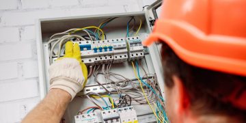 Custo da instalação elétrica residencial em 2026 varia conforme metragem e padrão do projeto