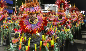 Carnaval do Rio de Janeiro deve reunir cerca de 8 milhões de foliões, com impacto na economia, turismo e serviços públicos.