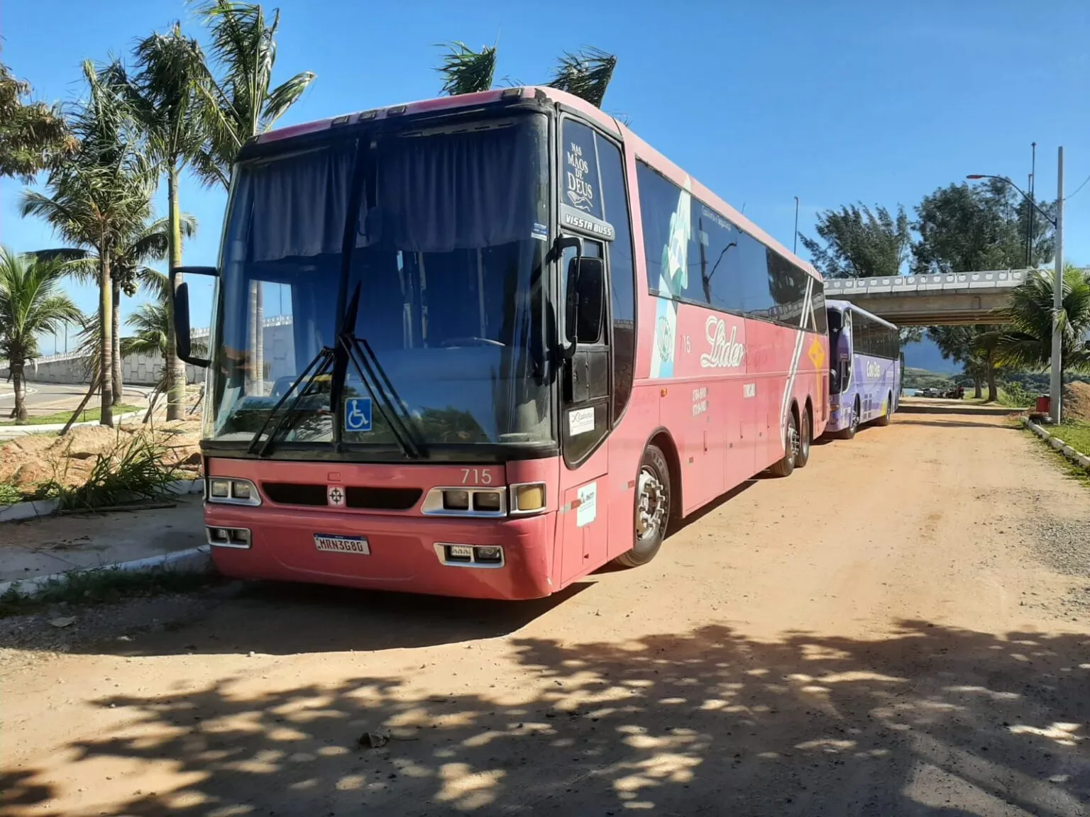 Maricá passa a exigir autorização prévia para a entrada de ônibus de turismo na cidade.