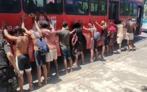 Ação conjunta intensifica fiscalização de veículos na via entre Maricá e Itaboraí, com abordagens e combate a irregularidades no trânsito.