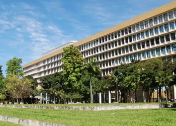 UFRJ destaca-se no ranking mundial com posições em antropologia e engenharia de petróleo