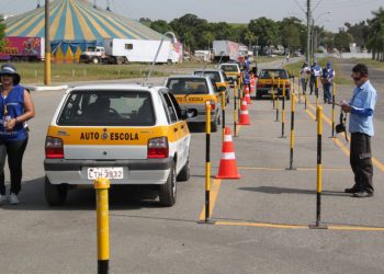 Detran-RJ aprimora prova prática com tecnologia, mas aplicação ainda depende de ajustes