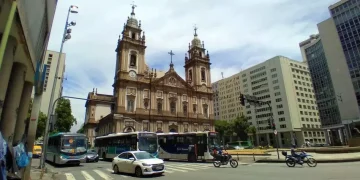 Restauração de vitrais históricos da Igreja da Candelária terá investimento de R$ 1,6 milhões