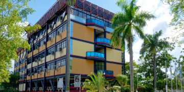 Estudante da UNIG se manifesta com atitude inadequada em sala de aula, viralizando nas redes